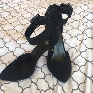 Black Strap Heel